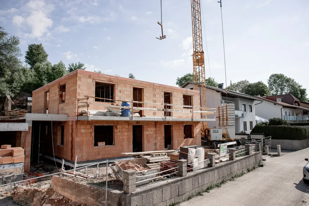 Modernes Einfamilienhaus mit Flachdach – schlüsselfertig gebaut von Hongar Bau