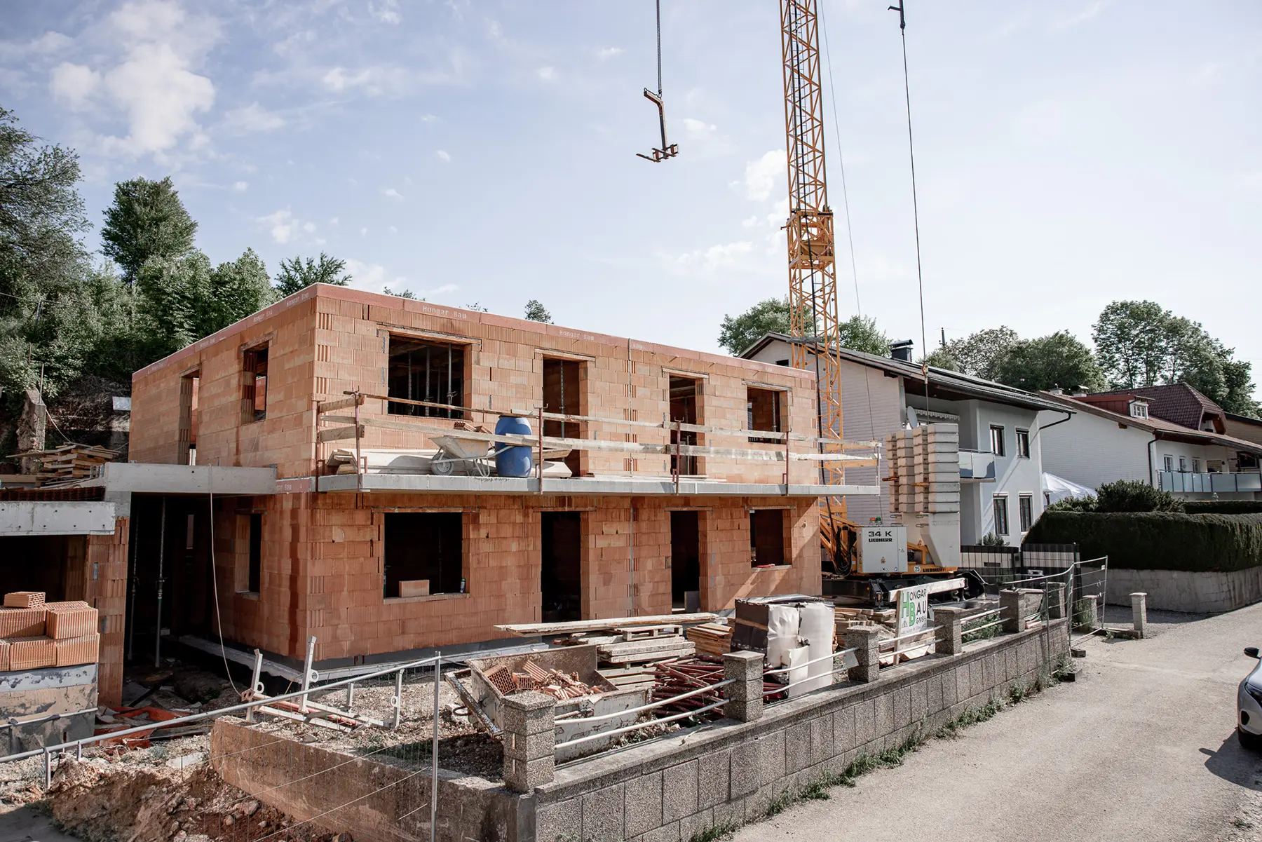 Modernes Einfamilienhaus mit Flachdach – schlüsselfertig gebaut von Hongar Bau