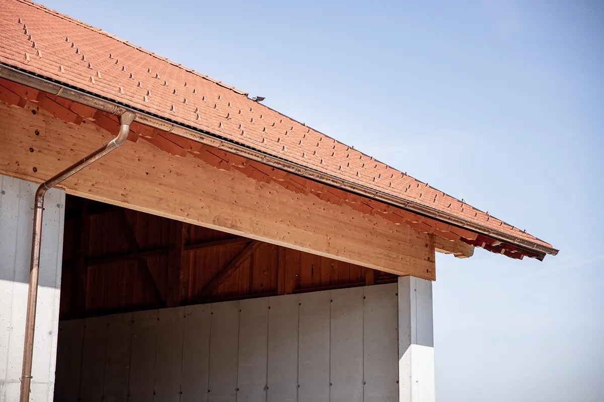 Landwirtschaftliches Wirtschaftsgebäude errichtet von Hongar Bau – funktionale Halle