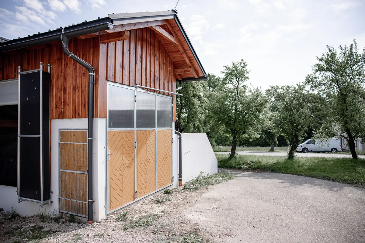 Landwirtschaftliches Wirtschaftsgebäude errichtet von Hongar Bau – funktionale Halle